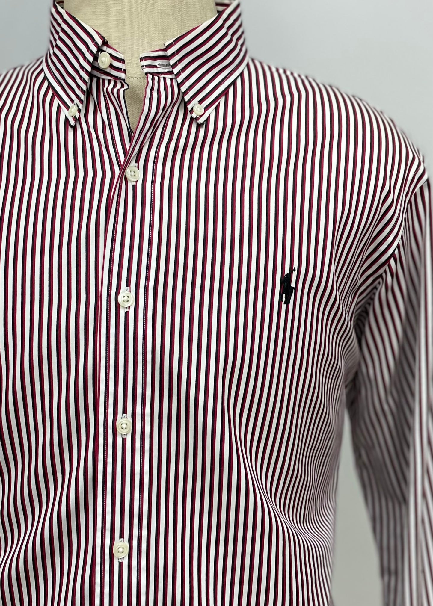 Camisa de botones Polo Ralph Lauren 🏇🏼 con rayas en color rojo oscuro,negro y blanco Talla XL Entalle Custom Fit