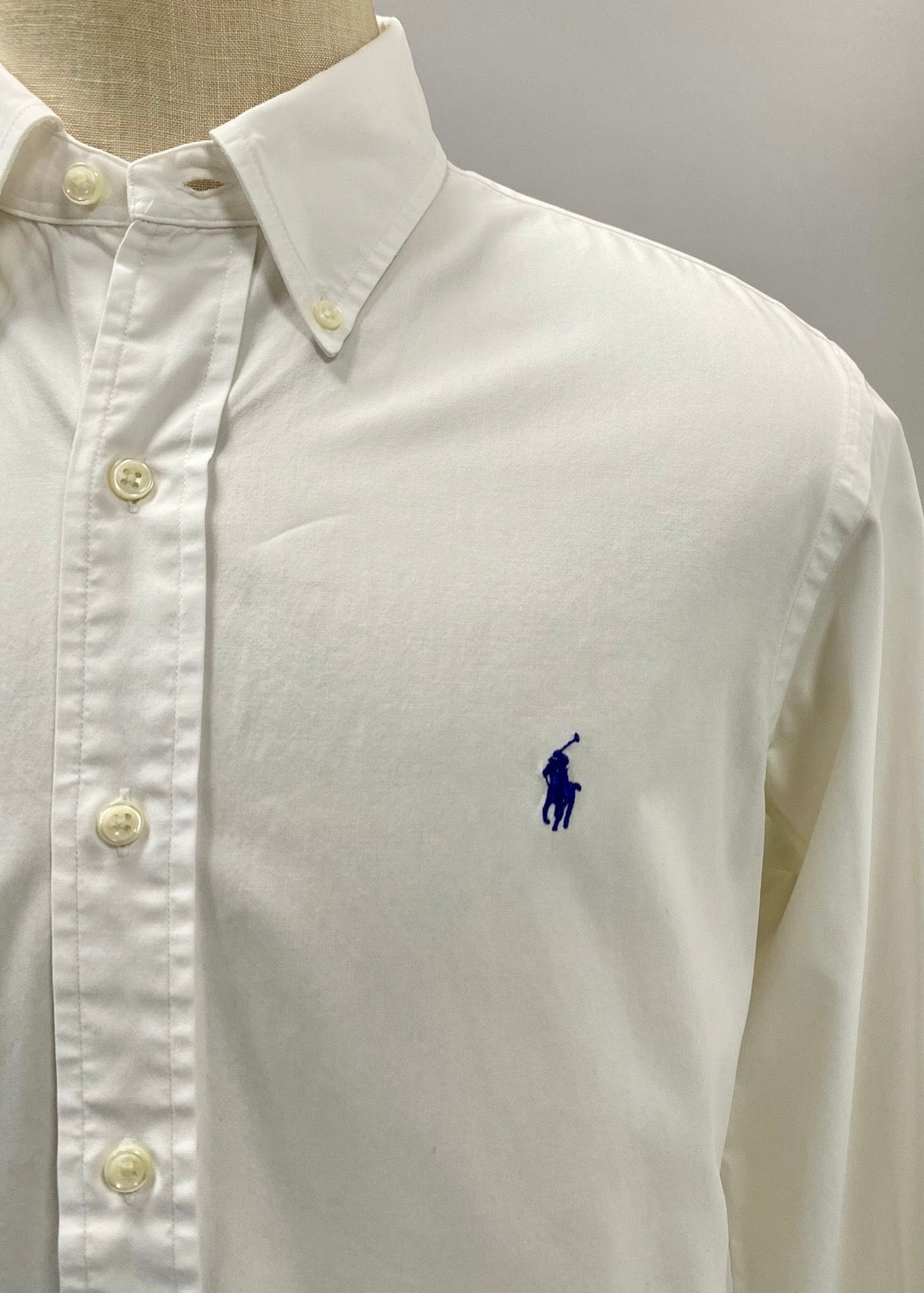 Camisa de botones Polo Ralph Lauren 🏇🏼  en color blanco Talla L Entalle Regular