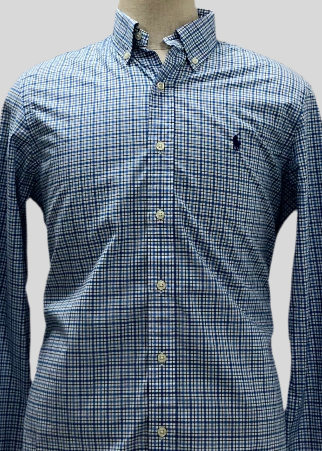 Camisa Polo Ralph Lauren 🏇🏼 color blanco con patron de cuadros en celeste y azul navy Talla M Entalle Regular