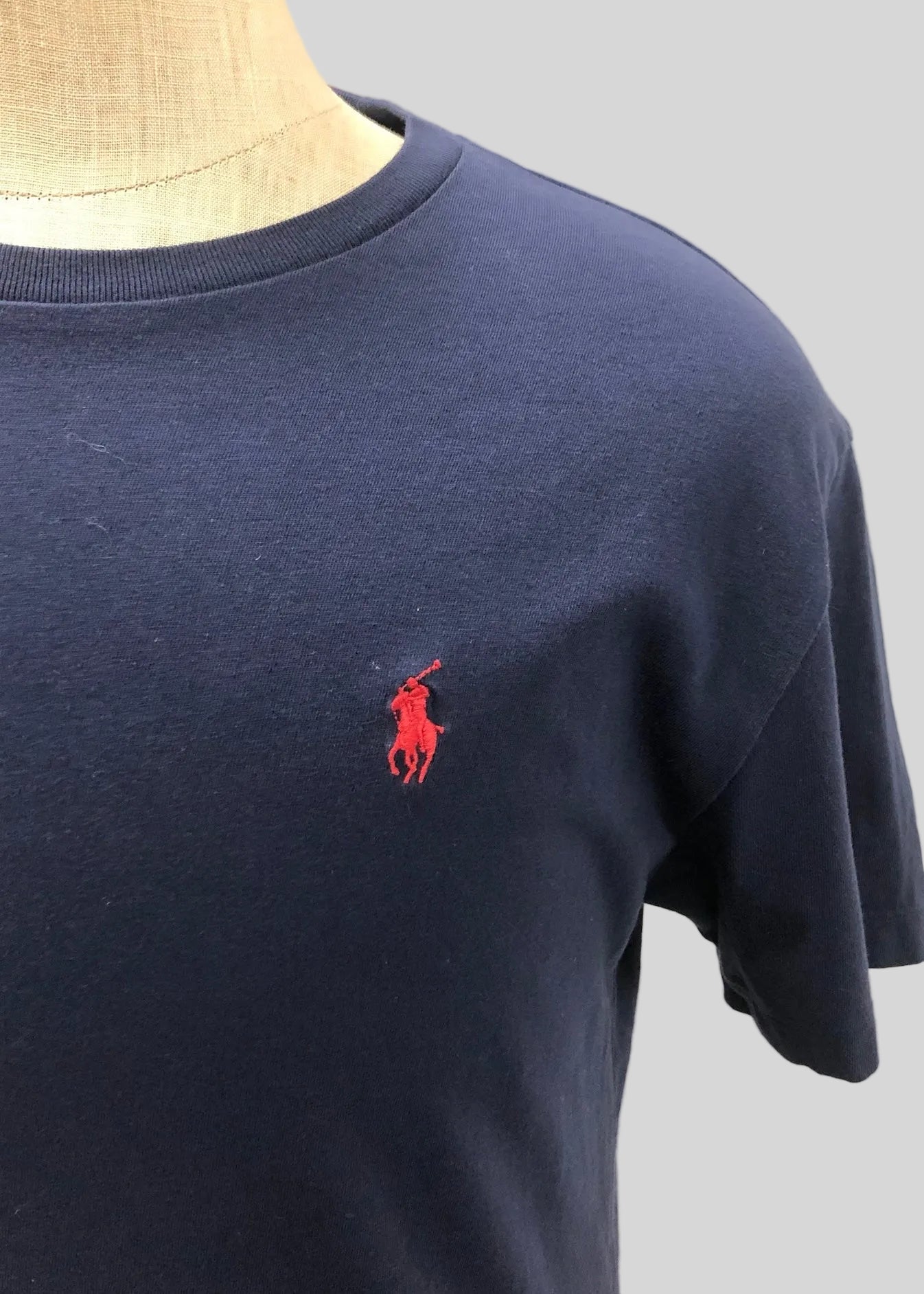 Camiseta cuello redondo Polo Ralph Lauren 🏇🏼 color azul navy Talla M Entalle Regular