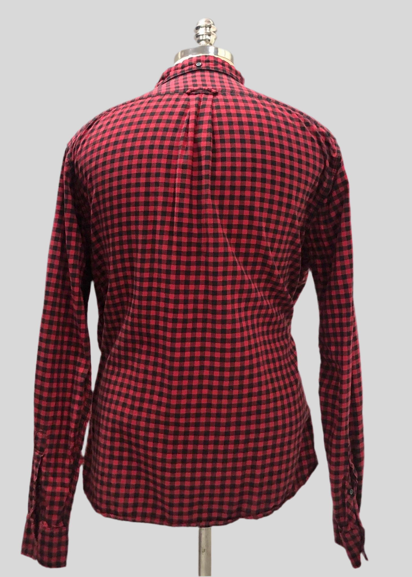 Camisa de botones GAP 🇺🇸 de cuadros en color rojo y negro Talla XL Entalle Regular