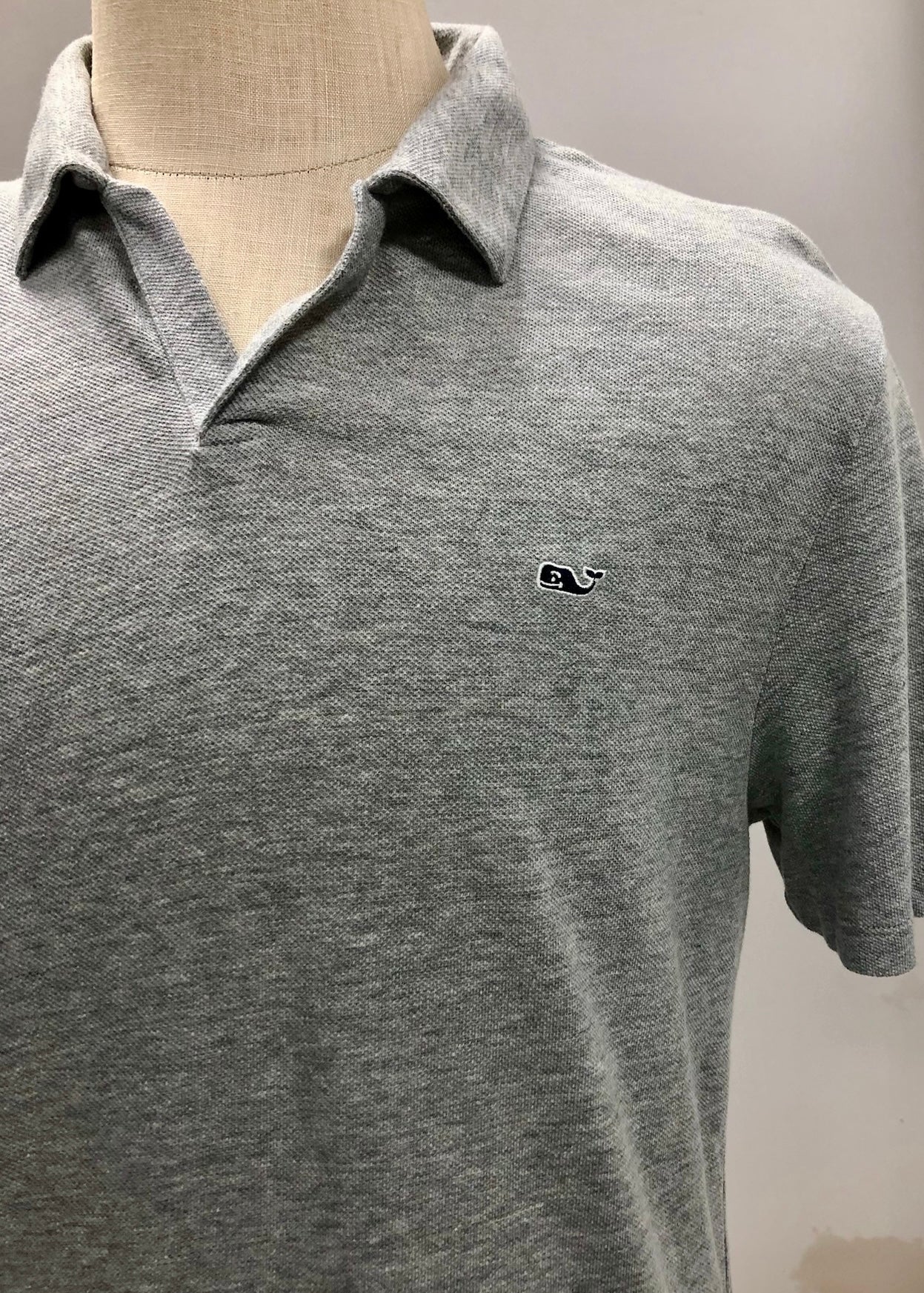Camiseta Polo Vineyard Vines 🐳 Color gris Talla M Entalle Regular
