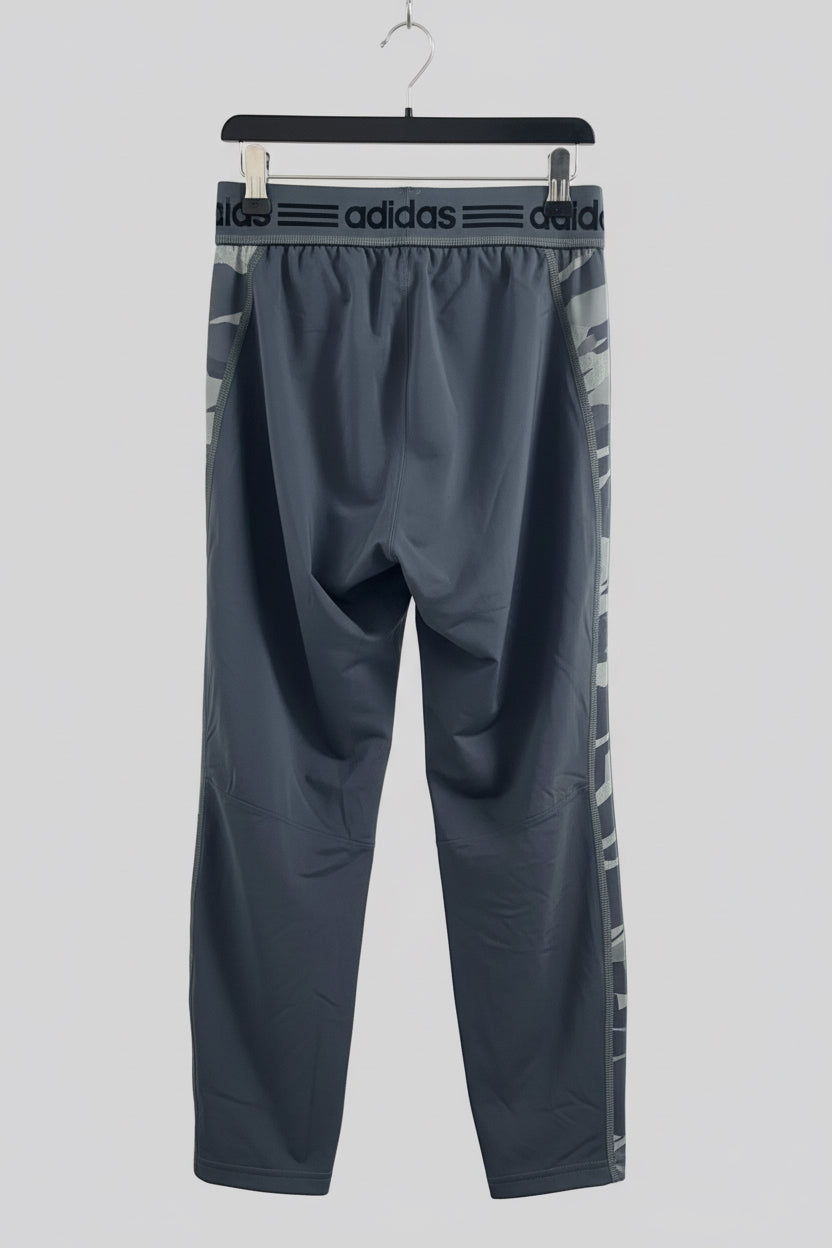 Malla de entrenamiento licra Adidas 🏃🏻 Dry-Fit  para hombre en Color negro y cintura gris Talla M