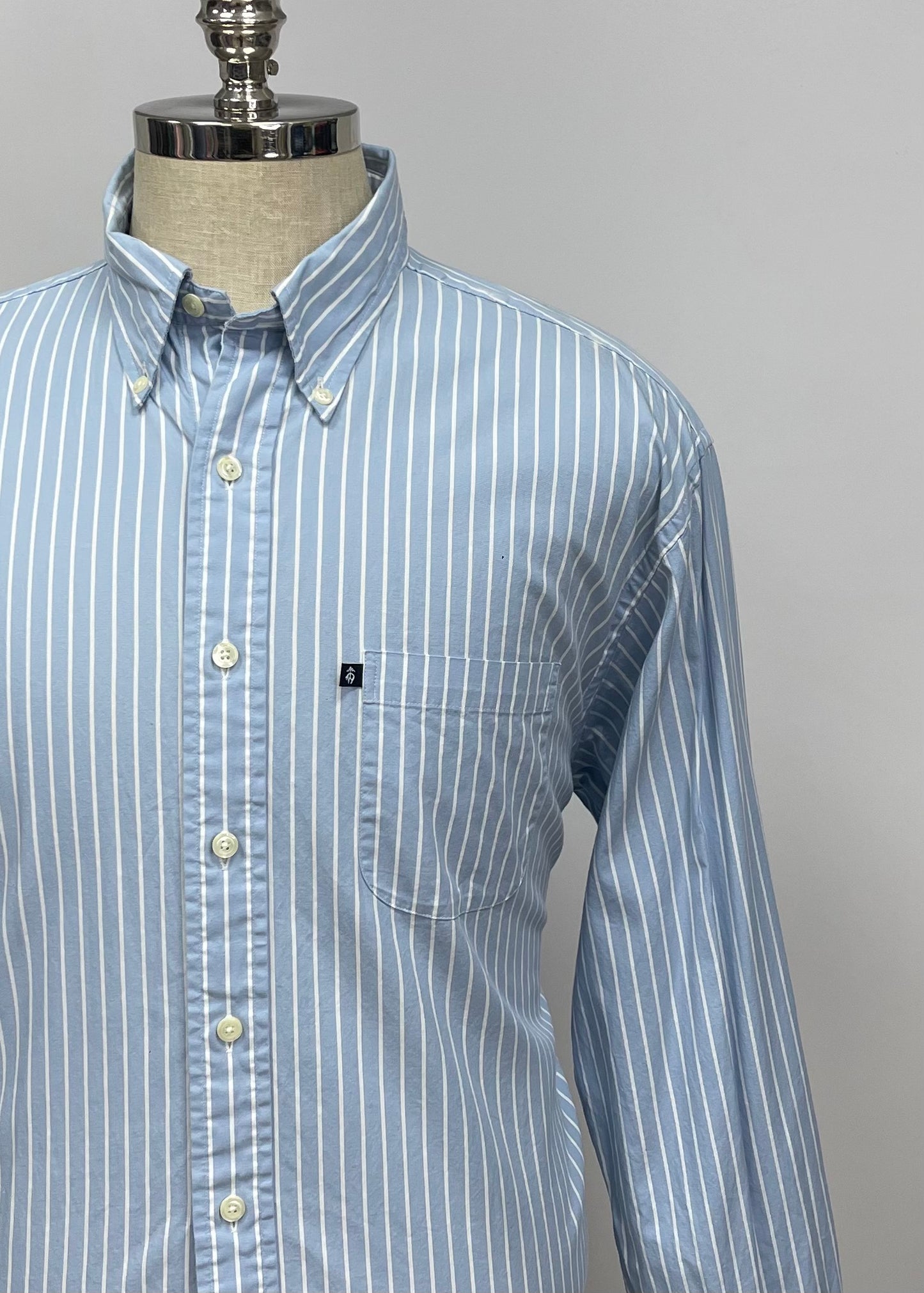 Camisa Brooks Brothers 🐑 con patron de rayas en celeste y blanco Talla L Entalle Regular (ver descripción)