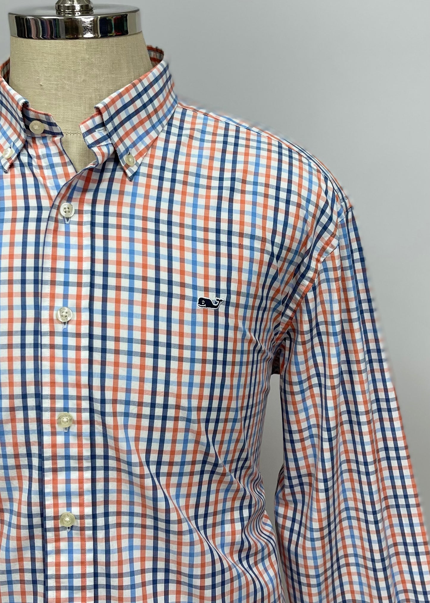 Camisa de botones Vineyard Vines 🐳 color blanco de cuadros en color naranja, azul y celeste Talla L Entalle Regular