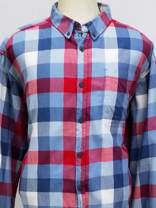 Camisa Columbia 🔹 Con patrón de cuadros en color rojo, azul y blanco Talla XXL