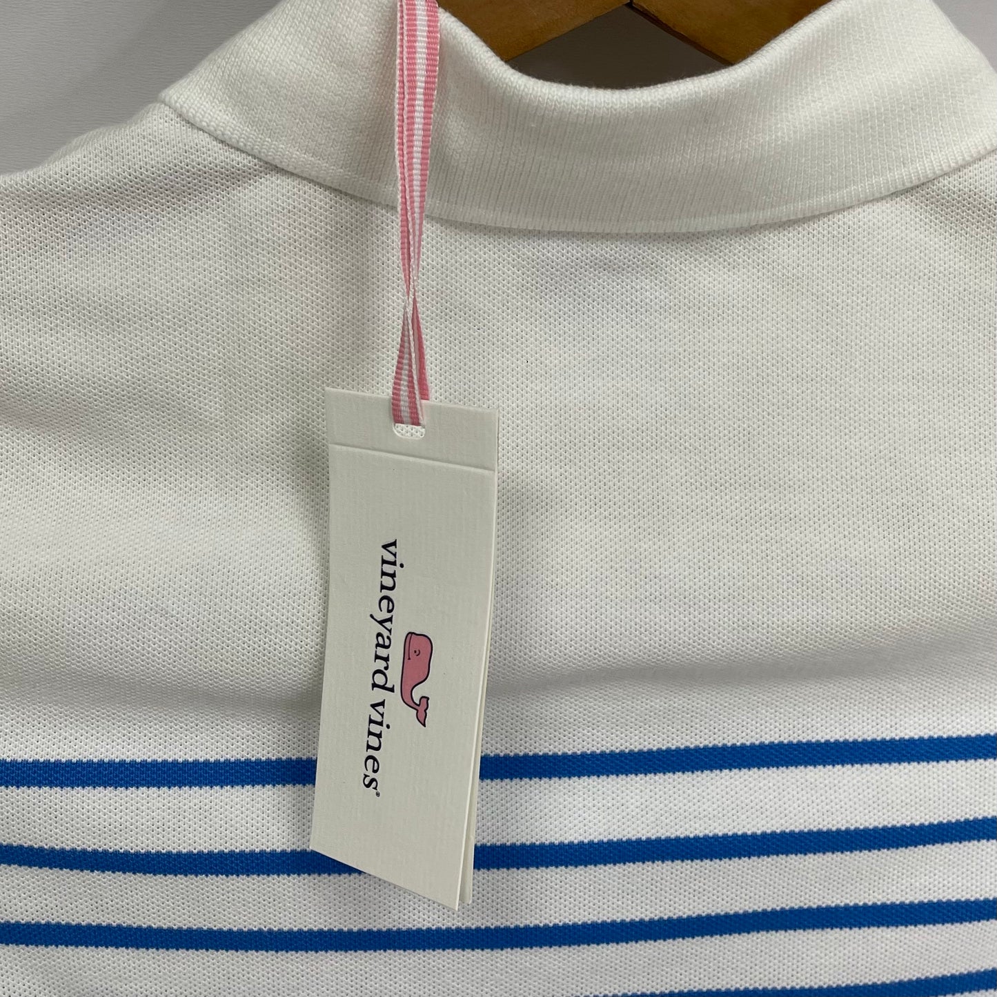 Camiseta Polo de niña Vineyard Vines 🐳 color blanco con rayas en azul Talla XS (5-6) Entalle Regular