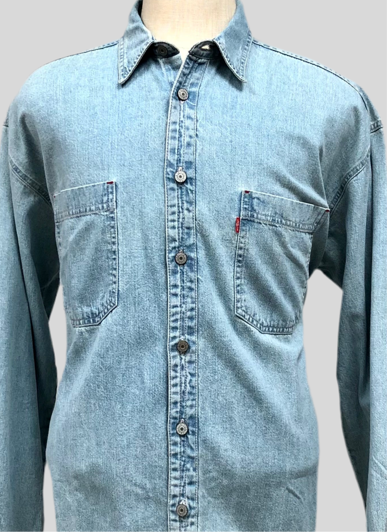 Camisa de jeans Levis 👖color celeste Talla XL Entalle Regular (ver descripción)