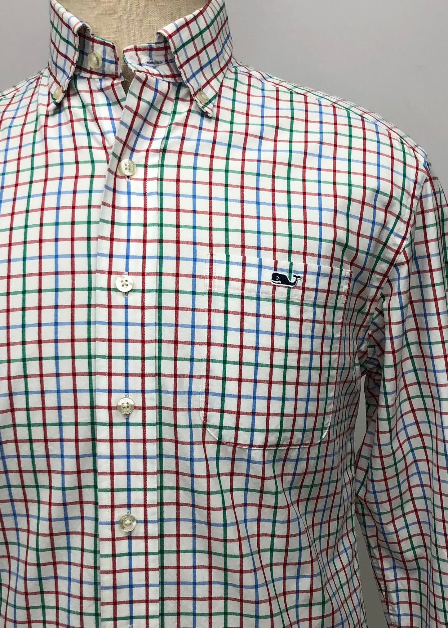 Camisa de botones Vineyard Vines 🐳 color blanco de cuadros en color azul, rojo y verde Talla S Entalle Regular