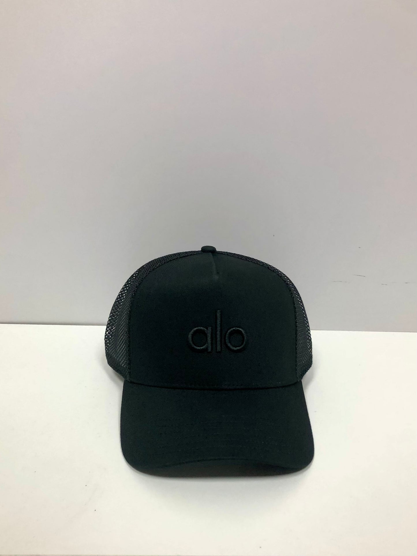 Gorra Alo🧘🏻‍♀️ Trucker color negro de malla