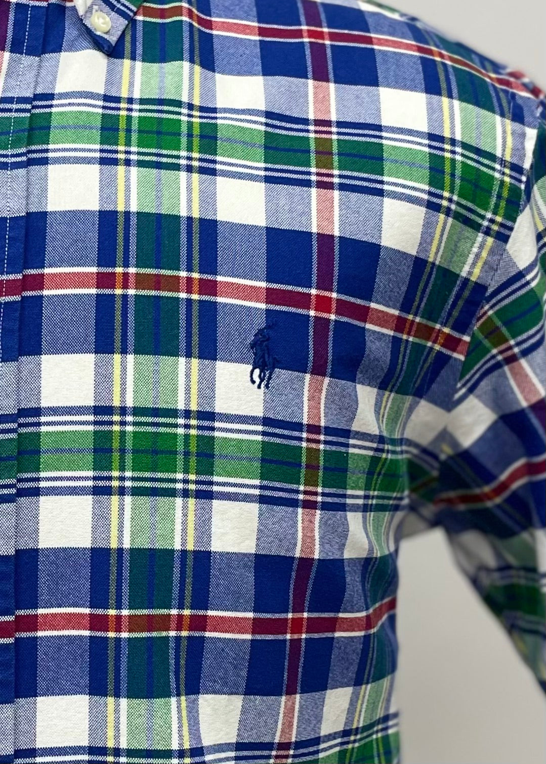 Camisa Polo Ralph Lauren 🏇🏼 Oxford con patron de cuadros en color azul, rojo, verde y blanco Talla M Entalle Clásico