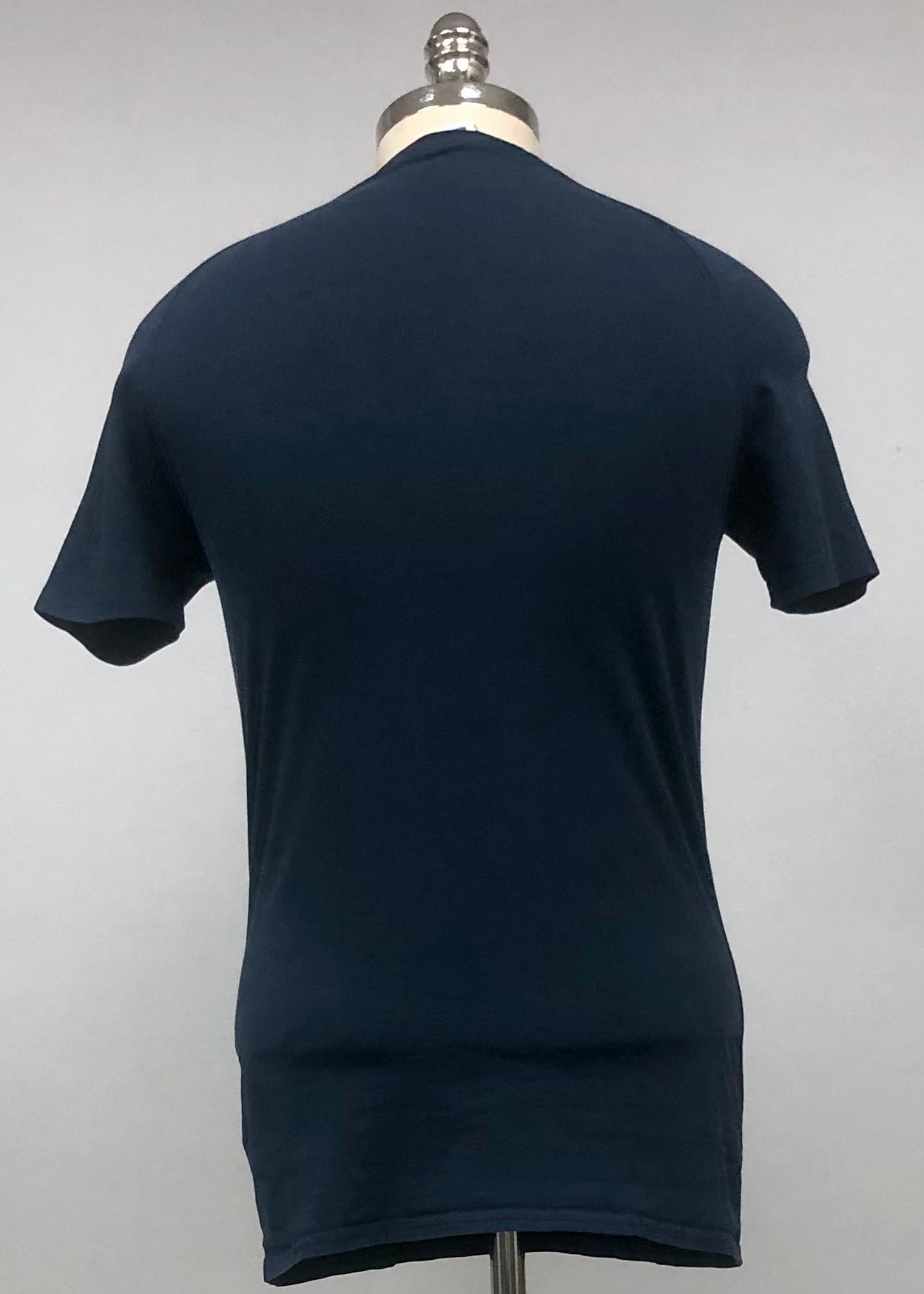 Camiseta de compresión Gymshark 🏋🏽 color azul oscuro y logo en blanco Talla Small