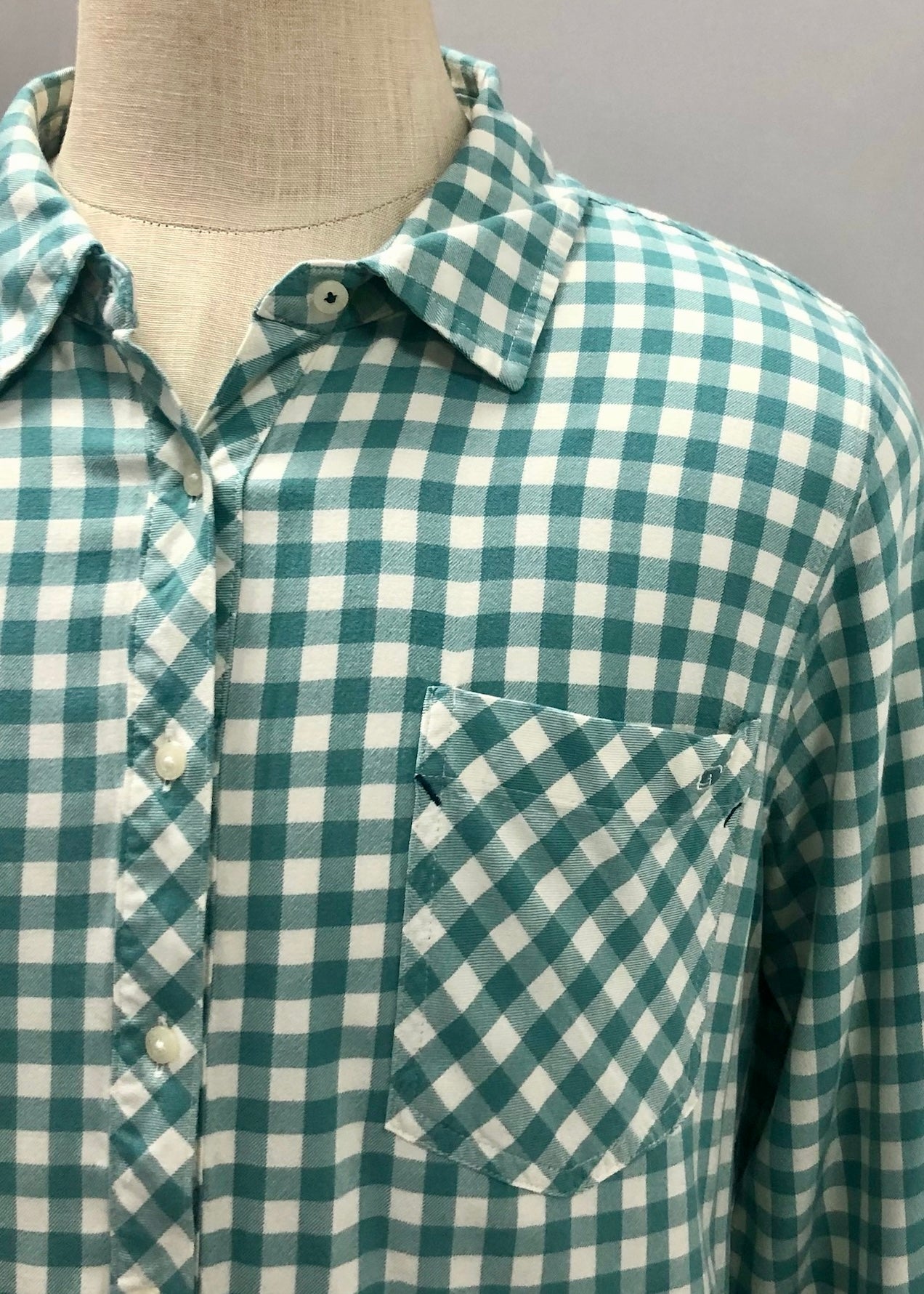 Camisa de mujer Vineyard Vines 🐳 con patrón de cuadros en rosado y blanco Talla XXL (18) Entalle Regular