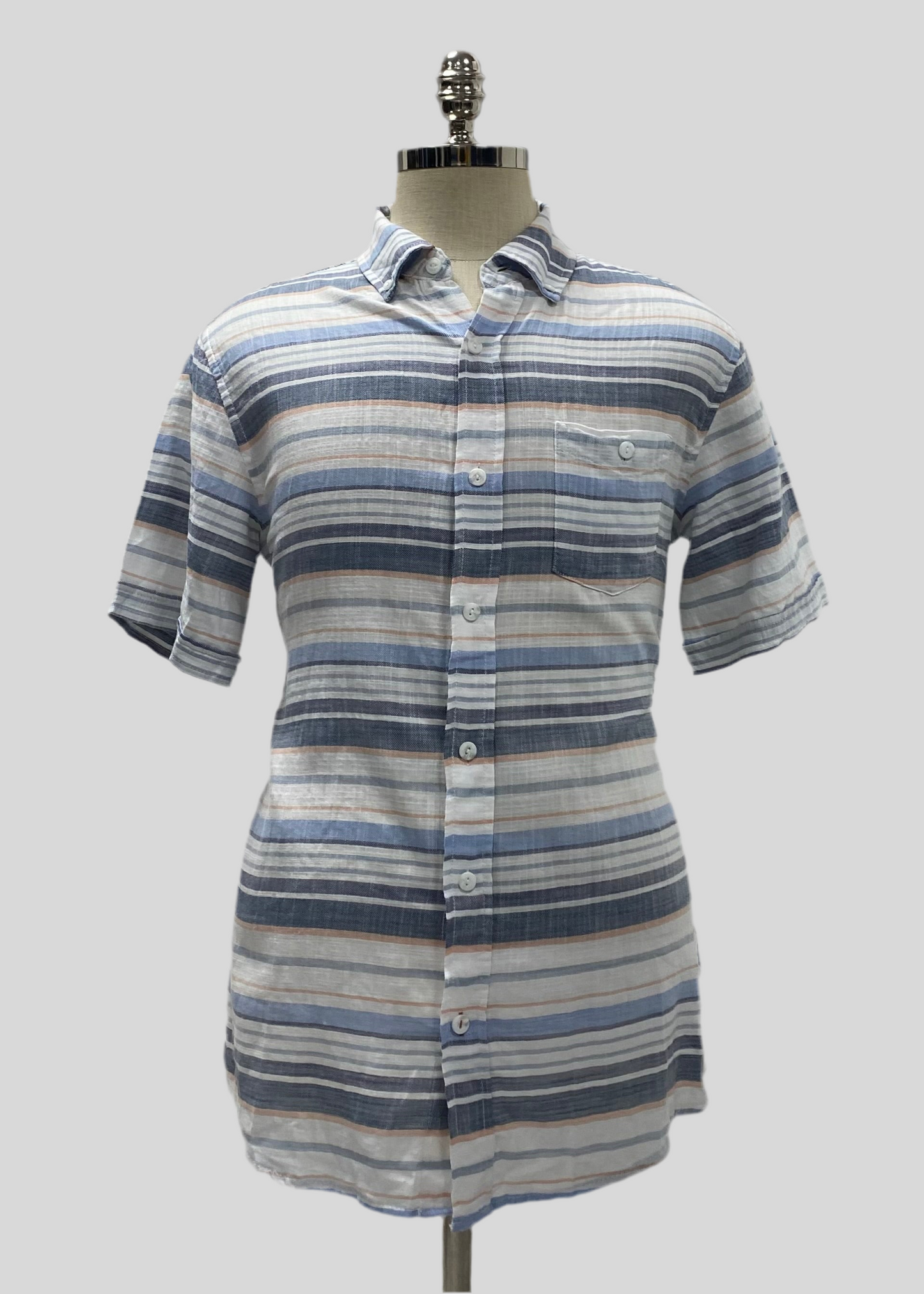 Camisa de botones Weatherproof color blango con patron de rayas color gris y celeste Talla M Entalle Regular