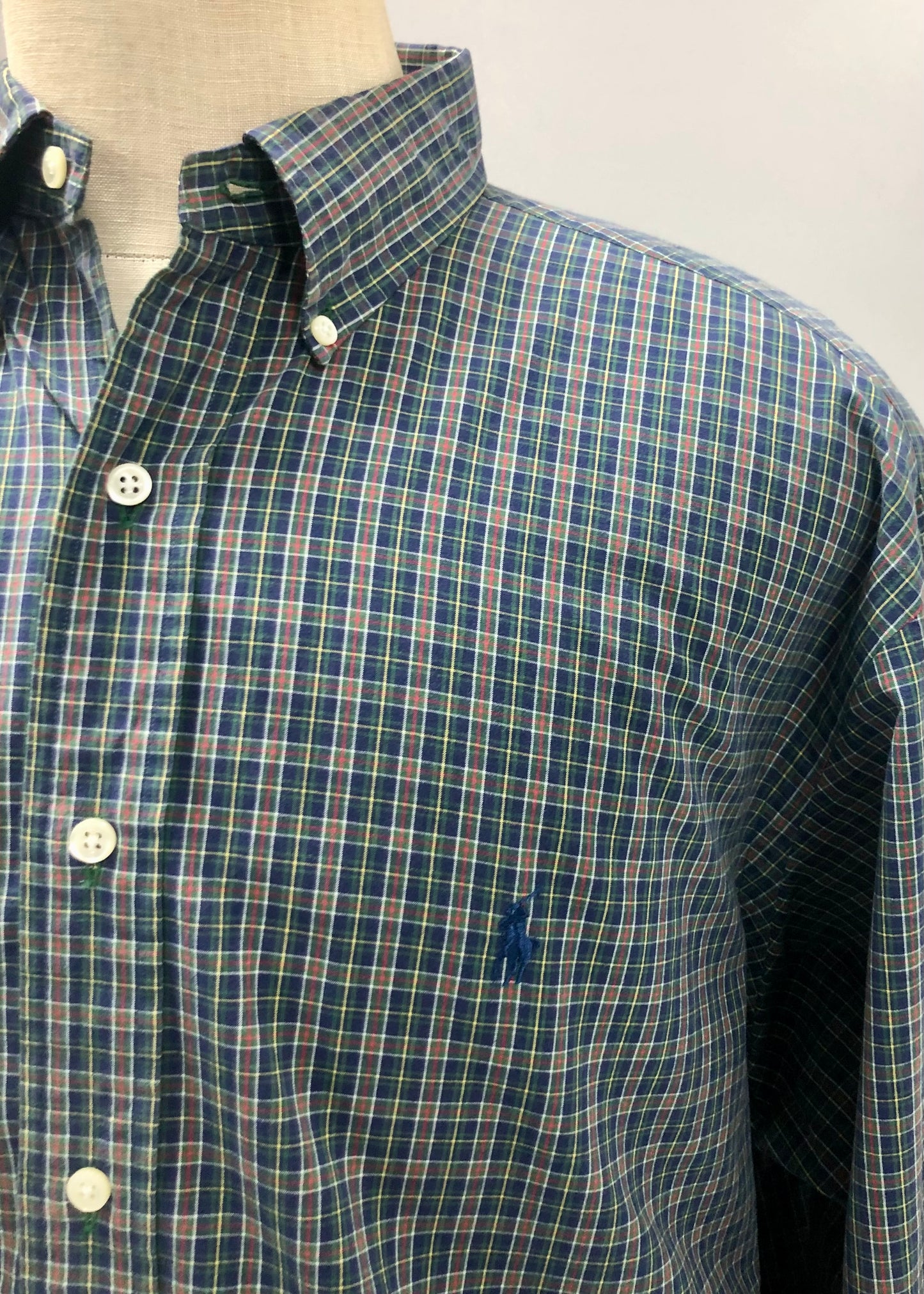 Camisa de botones Polo Ralph Lauren 🏇🏼 con cuadros en color verde oscuro, rojo y blanco Talla XL Entalle Regular