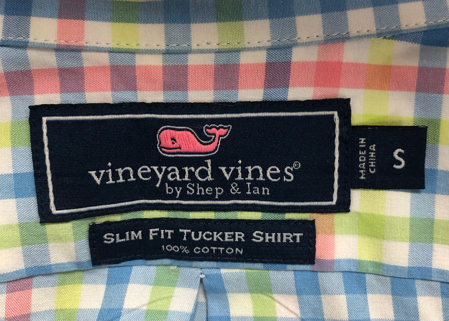Camisa de botones Vineyard Vines 🐳 color blanco de cuadros en color rosado, verde y celeste Talla S Entalle Slim Fit (ver descripción)