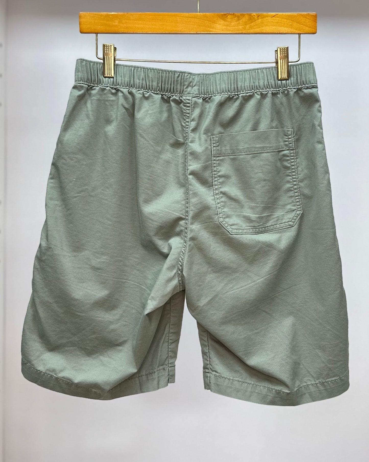 Short Casual Uniqlo 🇯🇵 color verde oliva talla M