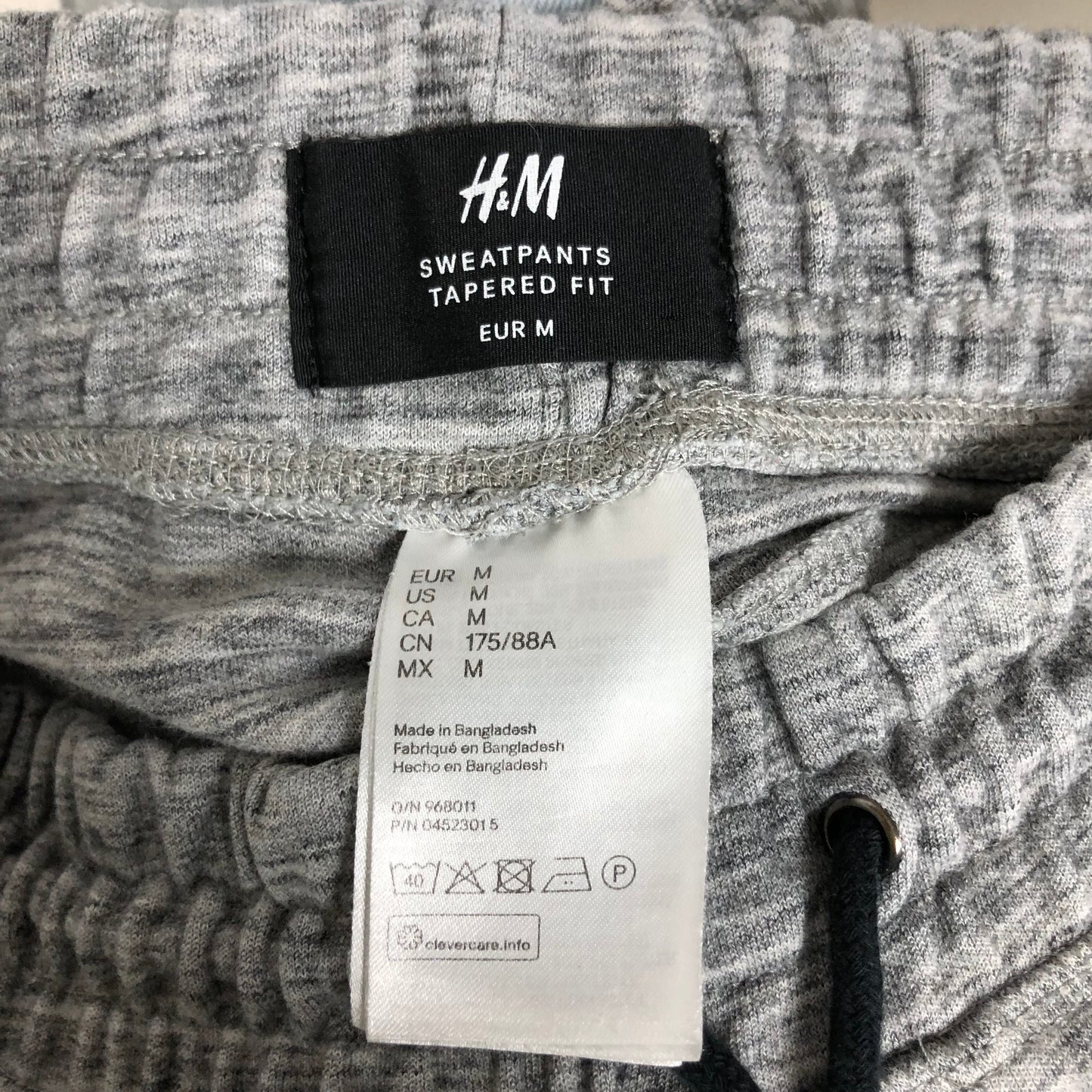 Pantalon Jogger marca H&M suecia 🇸🇪 en color gris degradado Talla M Entalle Slim