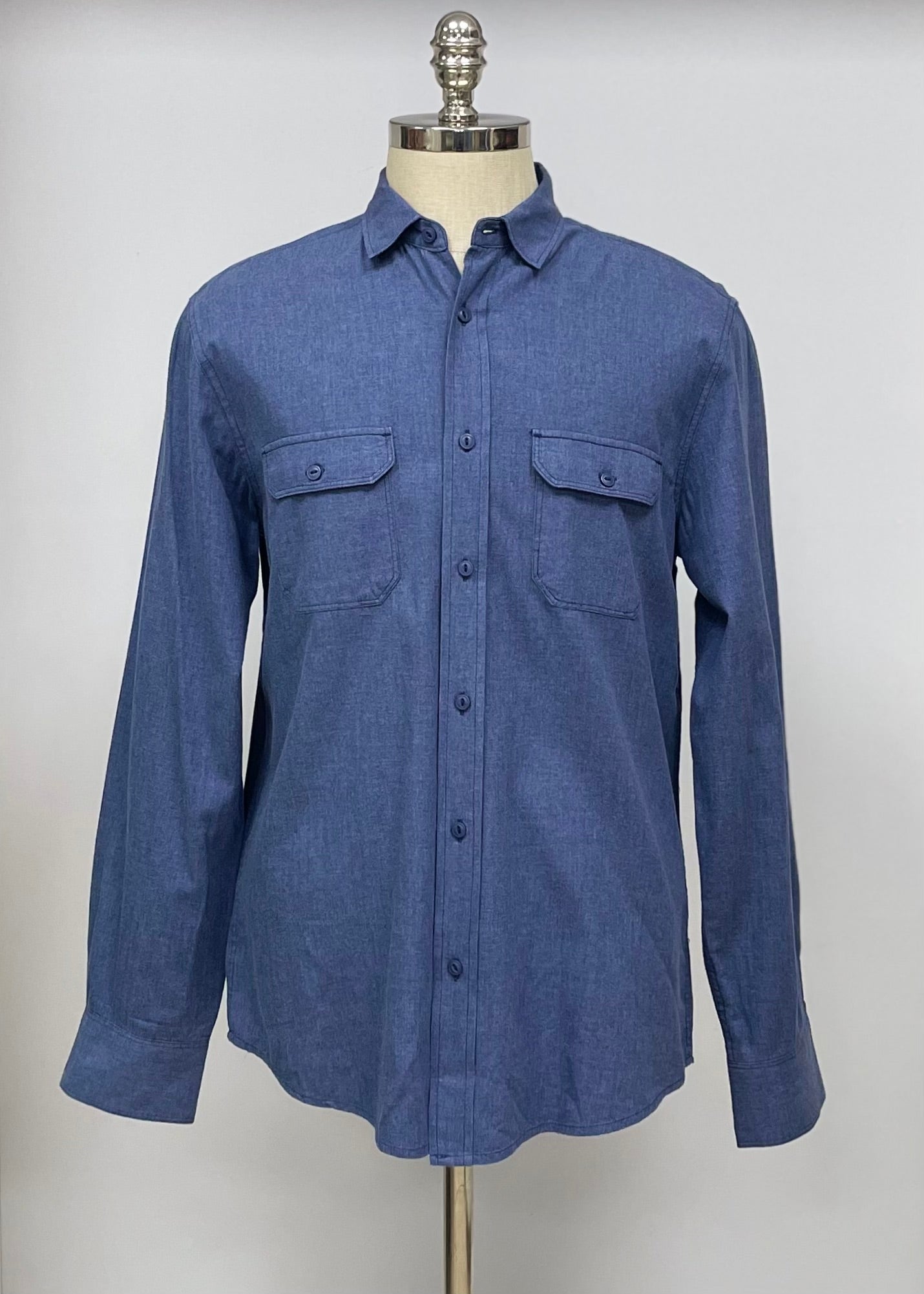Camisa de botones Wallin & Bros 👑 Color azul grisáceo Talla M Entalle Regular