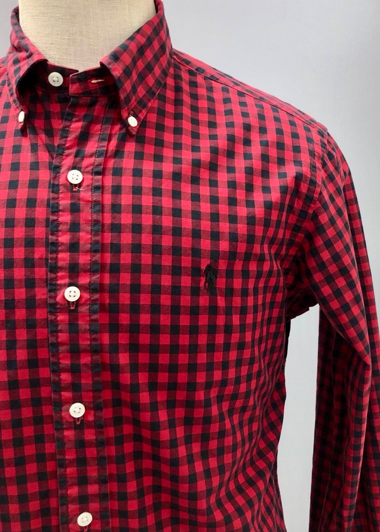Camisa Polo Ralph Lauren 🏇🏼 con patron de cuadros gingham rojo y negro Talla M Entalle Custom Fit