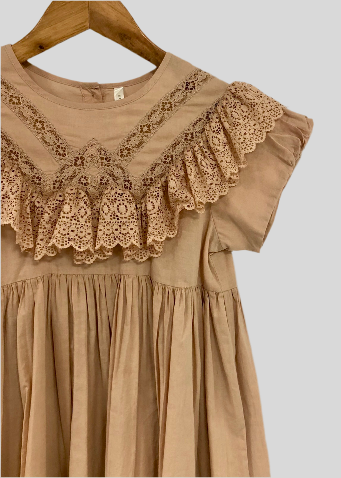 Vestido de niña Europeo Noralee ⭐️ Color beige con body Talla 8