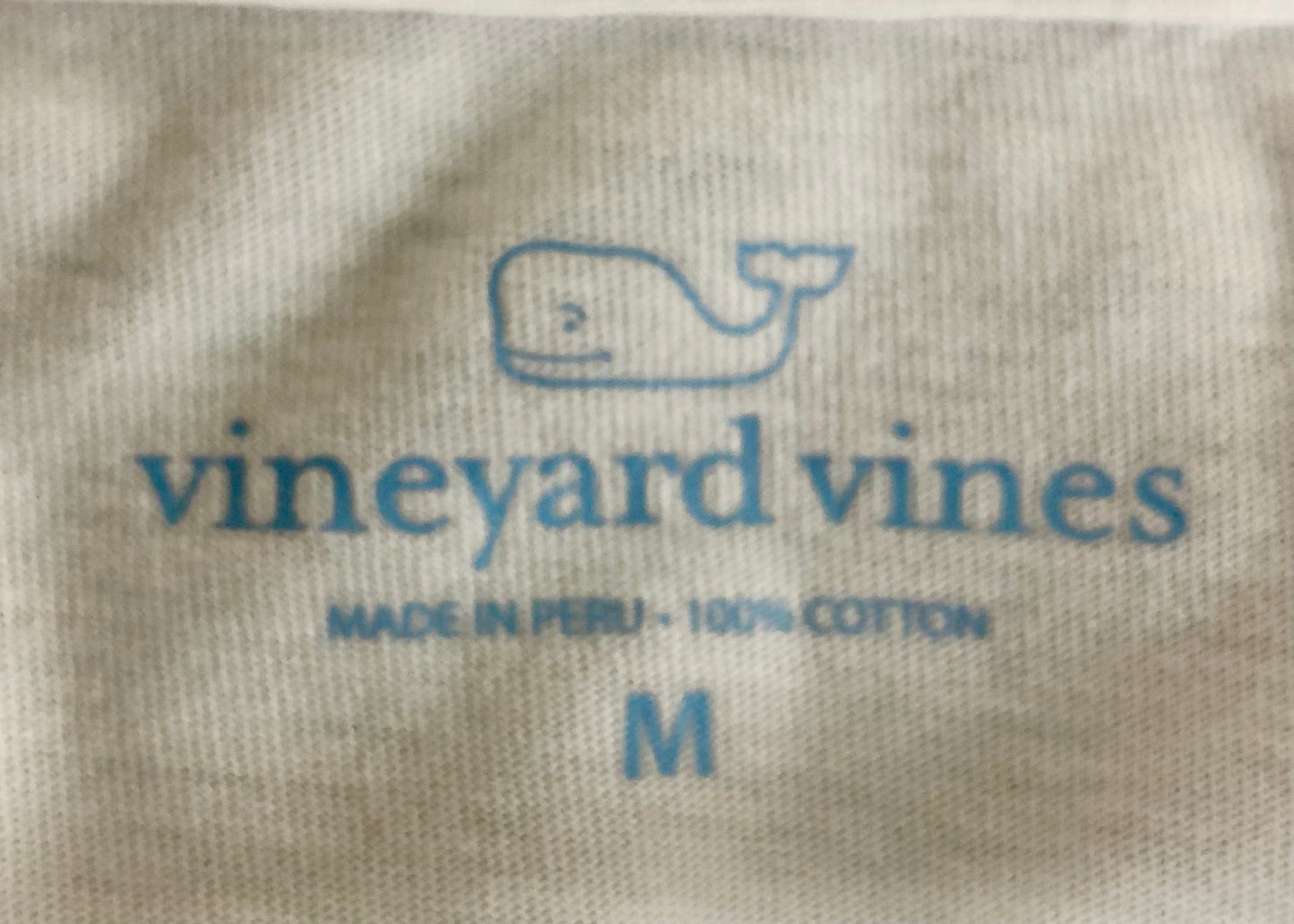 Camiseta cuello redondo Vineyard Vines 🐳 color blanco con Diseño de Lacrosse Talla M (ver descripción)