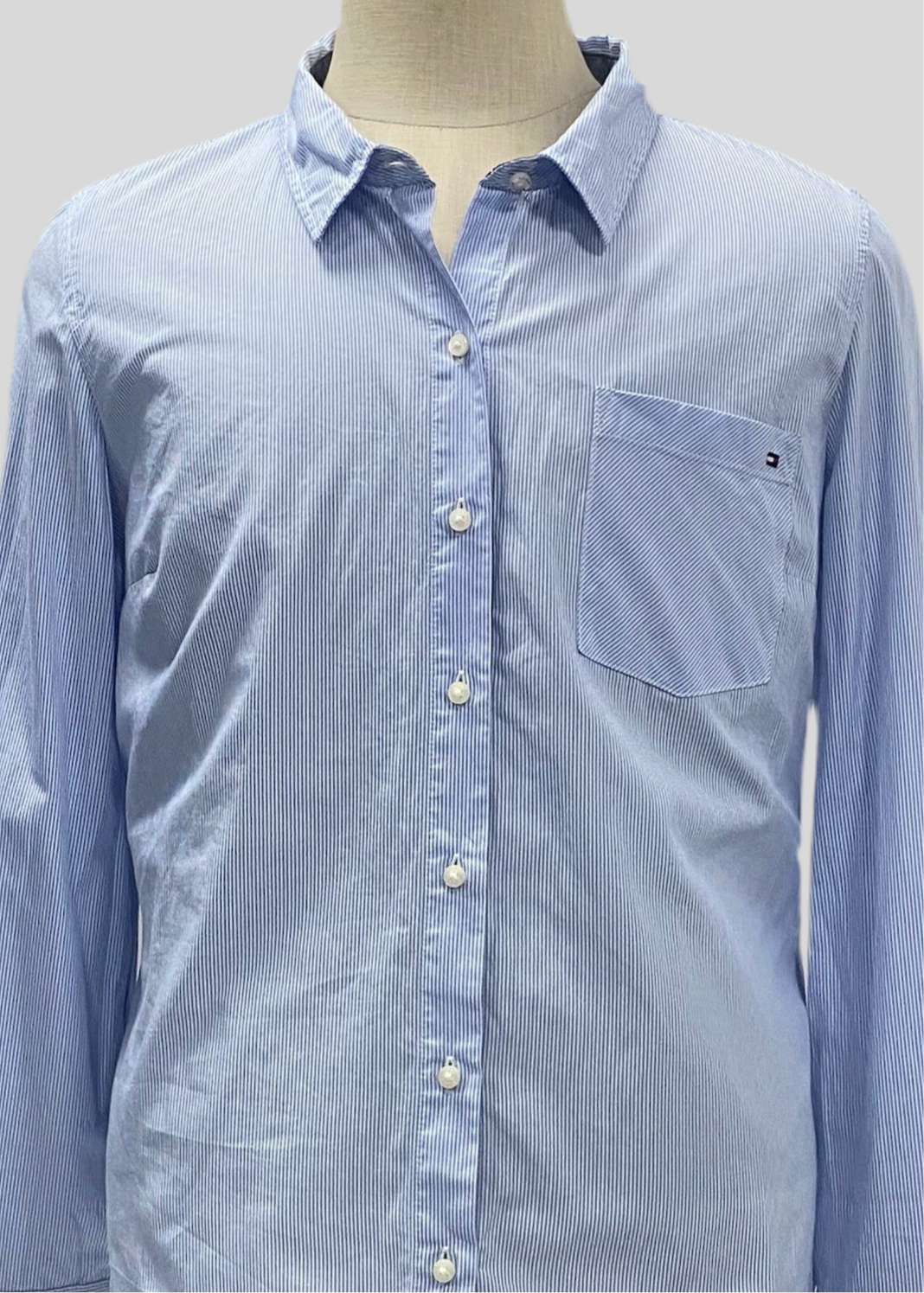 Camisa de mujer Tommy Hilfiger 🇺🇸 patrón de rayas en color celeste Talla XL Entalle Regular