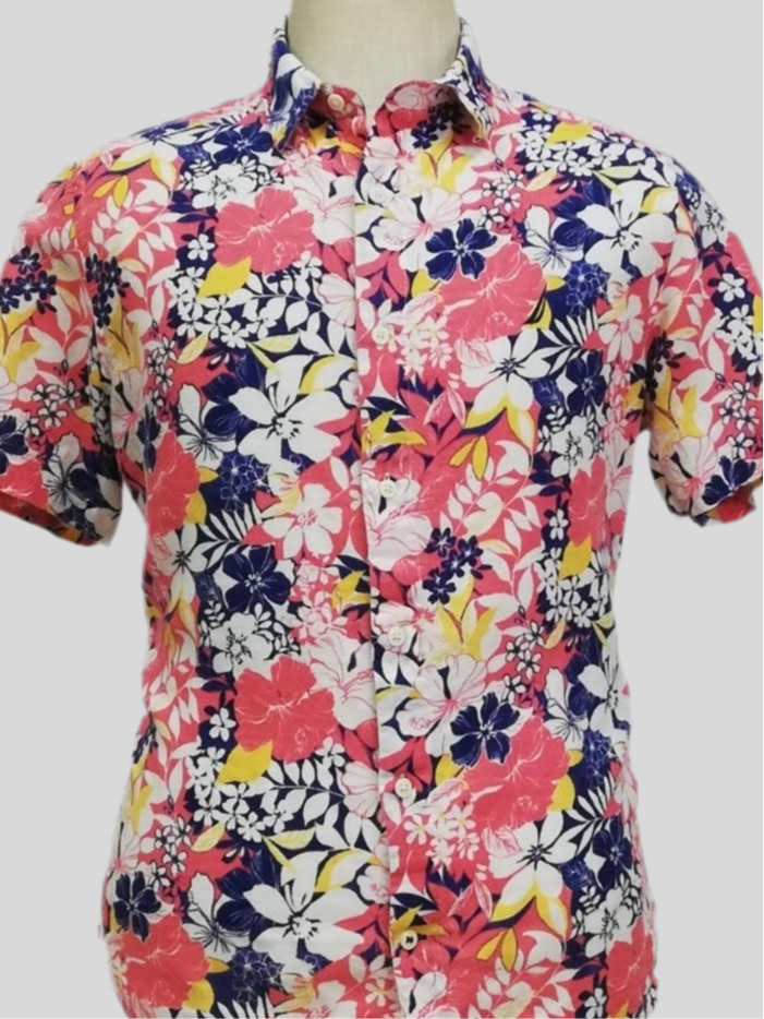 Camisa de botones Nautica ⚓️ con diseño de flores en color rosado, azul, amarillo y blanco Talla M Entalle Regular