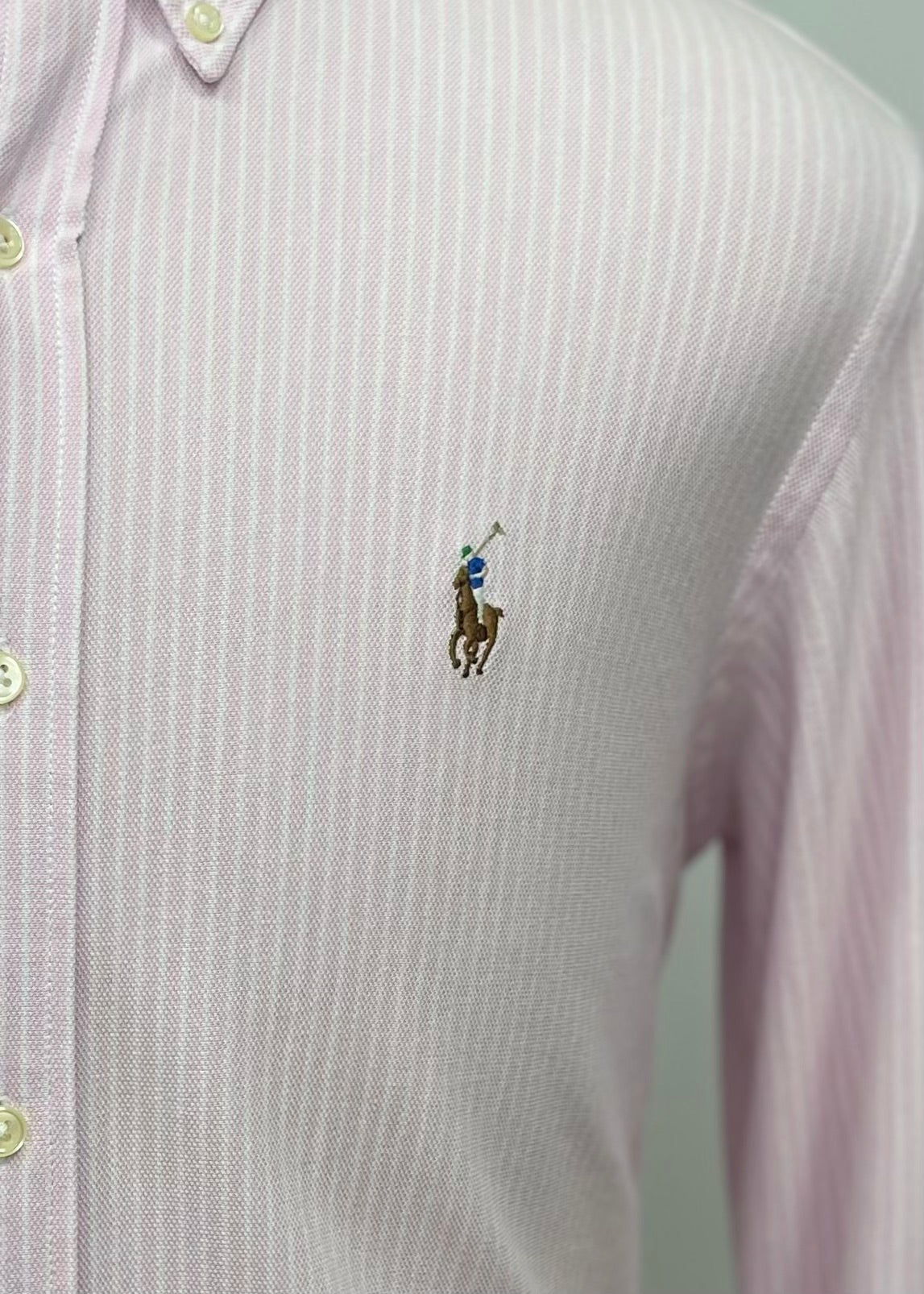 Camisa Polo Ralph Lauren 🏇🏼 Tela camiseta (Knit Oxford) con patrón de rayas en color rosado y blanco Talla L Entalle Slim Fit