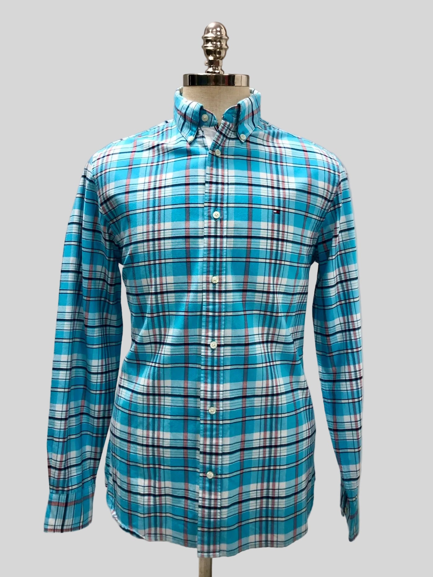 Camisa de botones Tommy Hilfiger 🇺🇸 de cuadros en color turquesa, rosado y blanco Talla M Entalle Regular