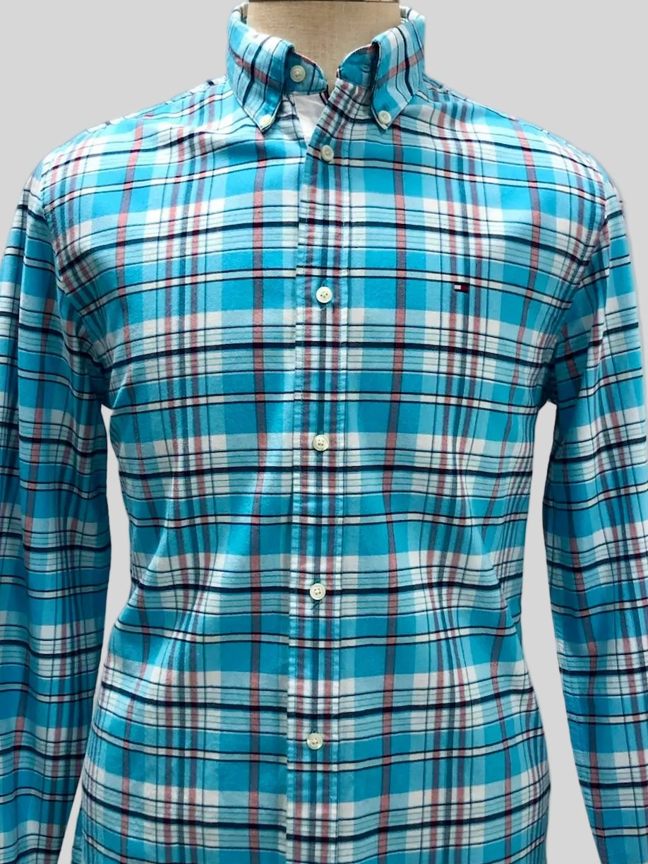 Camisa de botones Tommy Hilfiger 🇺🇸 de cuadros en color turquesa, rosado y blanco Talla M Entalle Regular