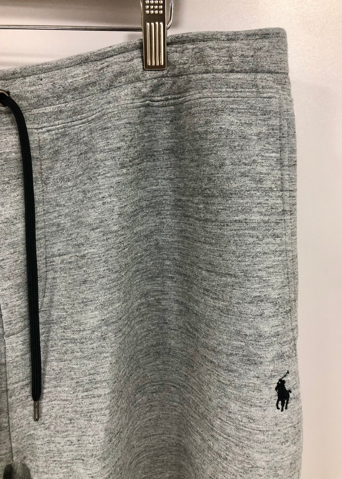 Short Lounge Polo Ralph Lauren 🏇🏼 color Gris y logo en azul navy Talla XL ( ver descripción)