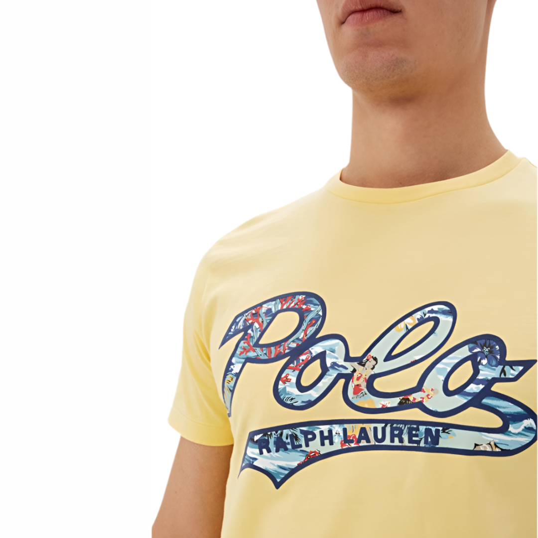 Camiseta cuello redondo Polo Ralph Lauren 🏇🏼 color amarillo claro y logo estampado con diseño hawaiano Talla XL Entalle Clásico