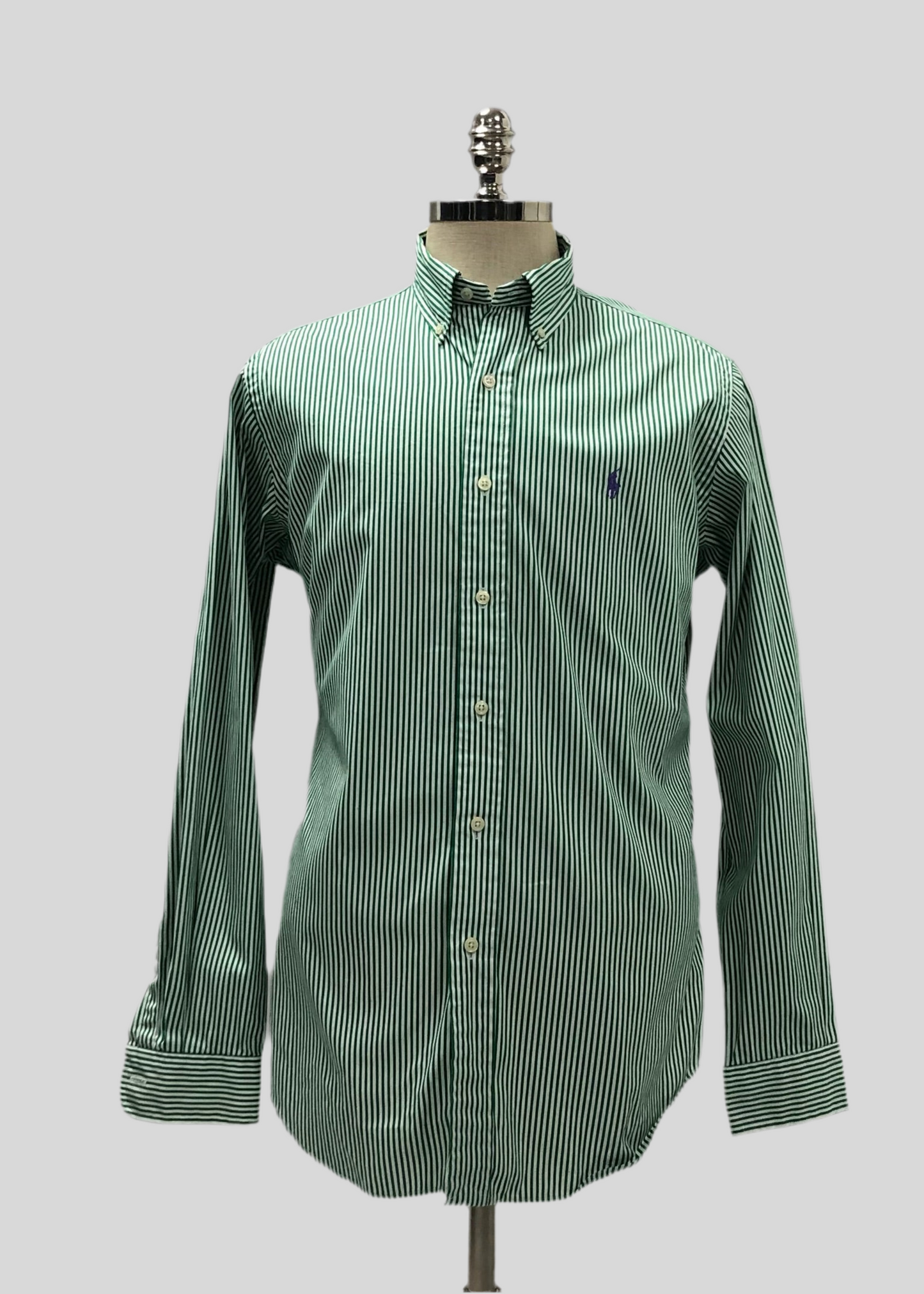 Camisa Polo Ralph Lauren 🏇🏼 con patron de rayas en color verde oscuro y blanco Talla M Entalle Clásico