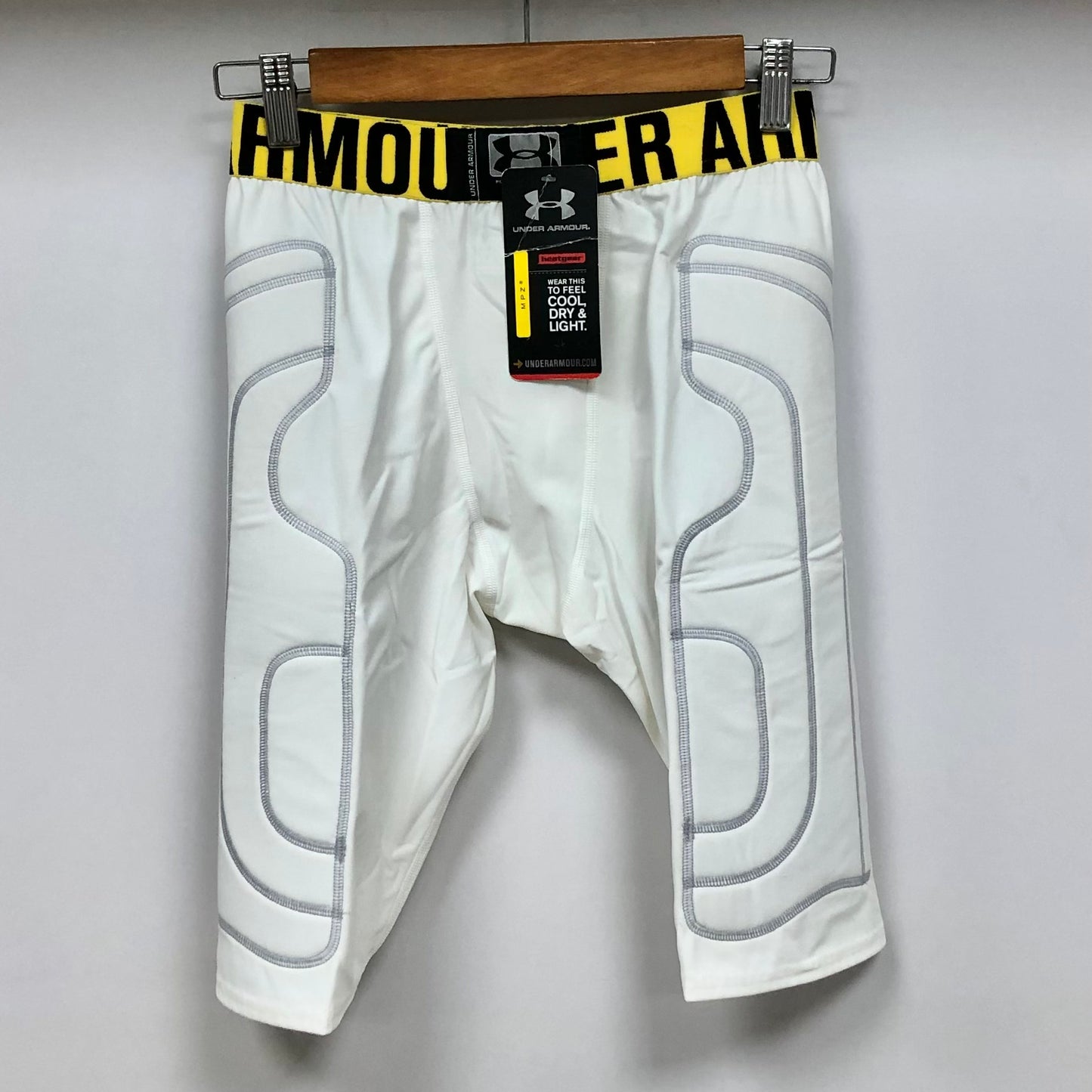 Short Deportivo de compresión Under Armour 🏋🏼‍♂️ Baselayer Tela performance Color blanco talla S