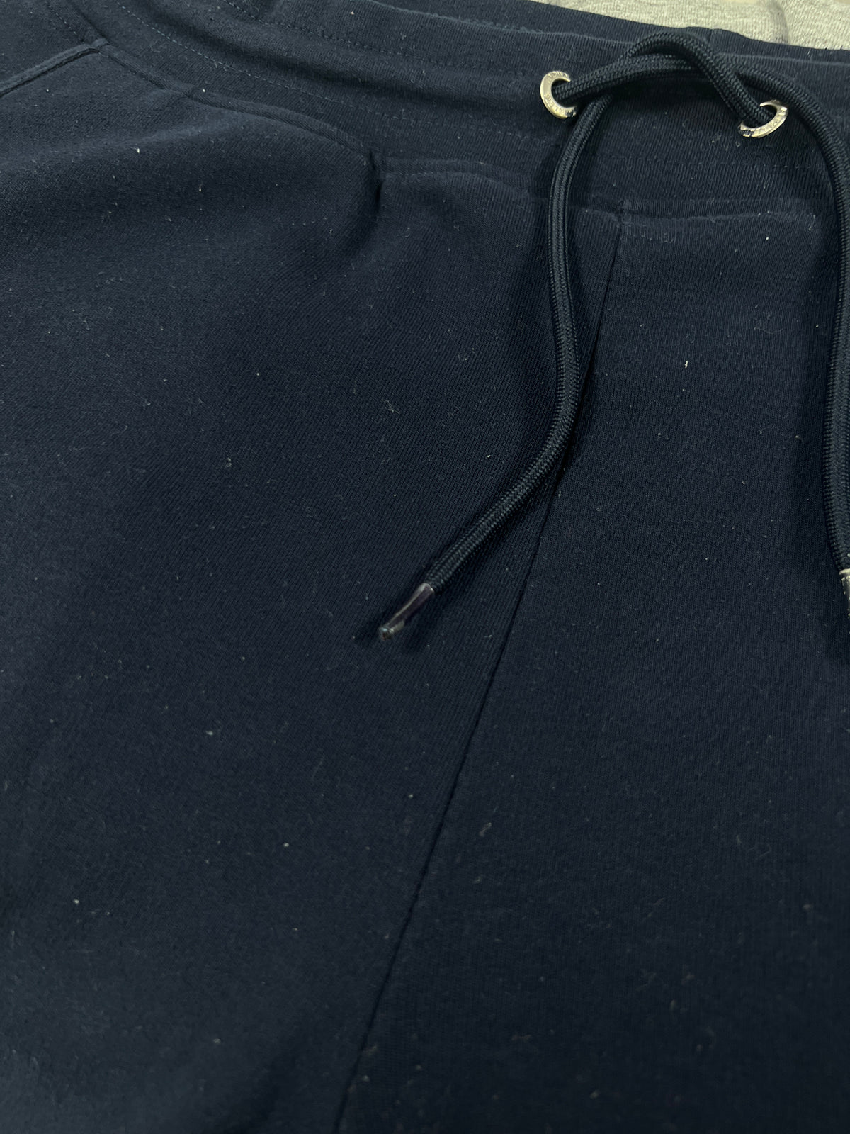 Short Lounge Alphalete 🏃🏻‍♂️ color negro y logo en blanco Talla L (ver descripción)
