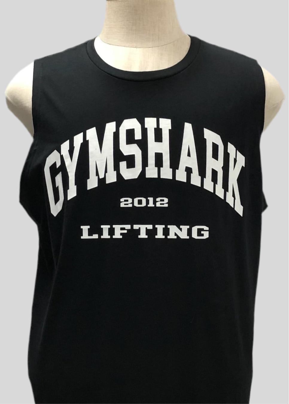 Camiseta de entrenamiento sin mangas Gymshark 🏋🏽 color negro y logo Lifting en blanco Talla S y M