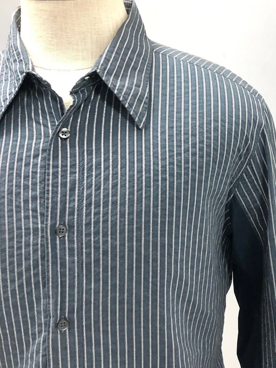 Camisa de botones Hugo Boss 🇩🇪 con patron de rayas en negro y blanco Talla L Entalle Regular