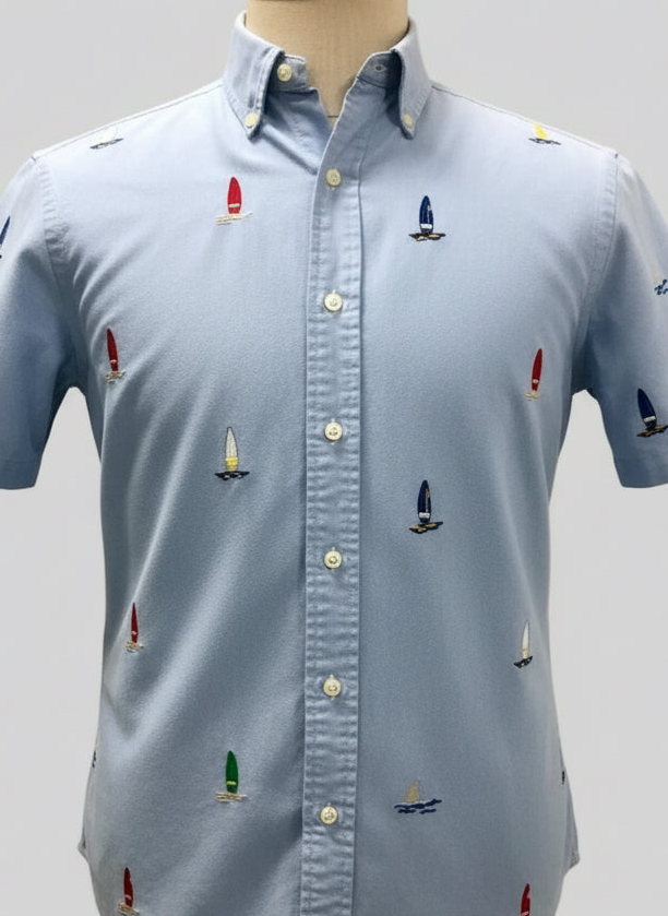 Camisa de botones Polo Ralph Lauren 🏇🏼 Oxford color celeste con diseño de tablas de surf Talla M Entalle Clásico