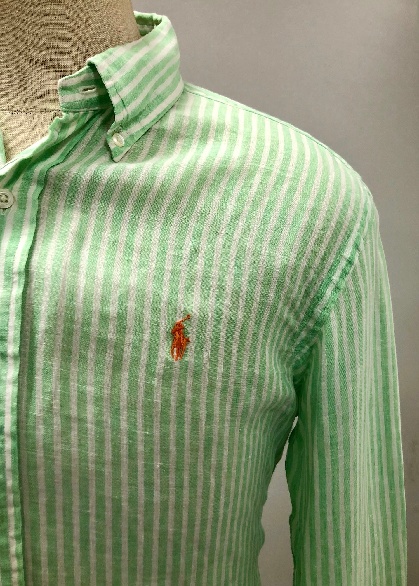 Camisa Polo Ralph Lauren 🏇🏼 de Lino con patron de rayas en color verde y blanco Talla M Entalle Clásico