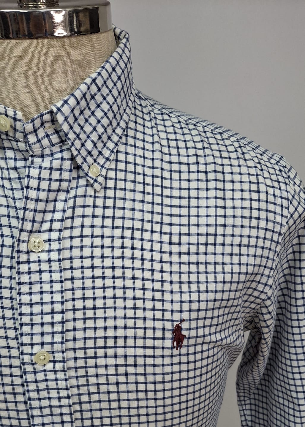 Camisa Polo Ralph Lauren 🏇🏼 Color blanco de cuadros en color azul Talla M Entalle Regular