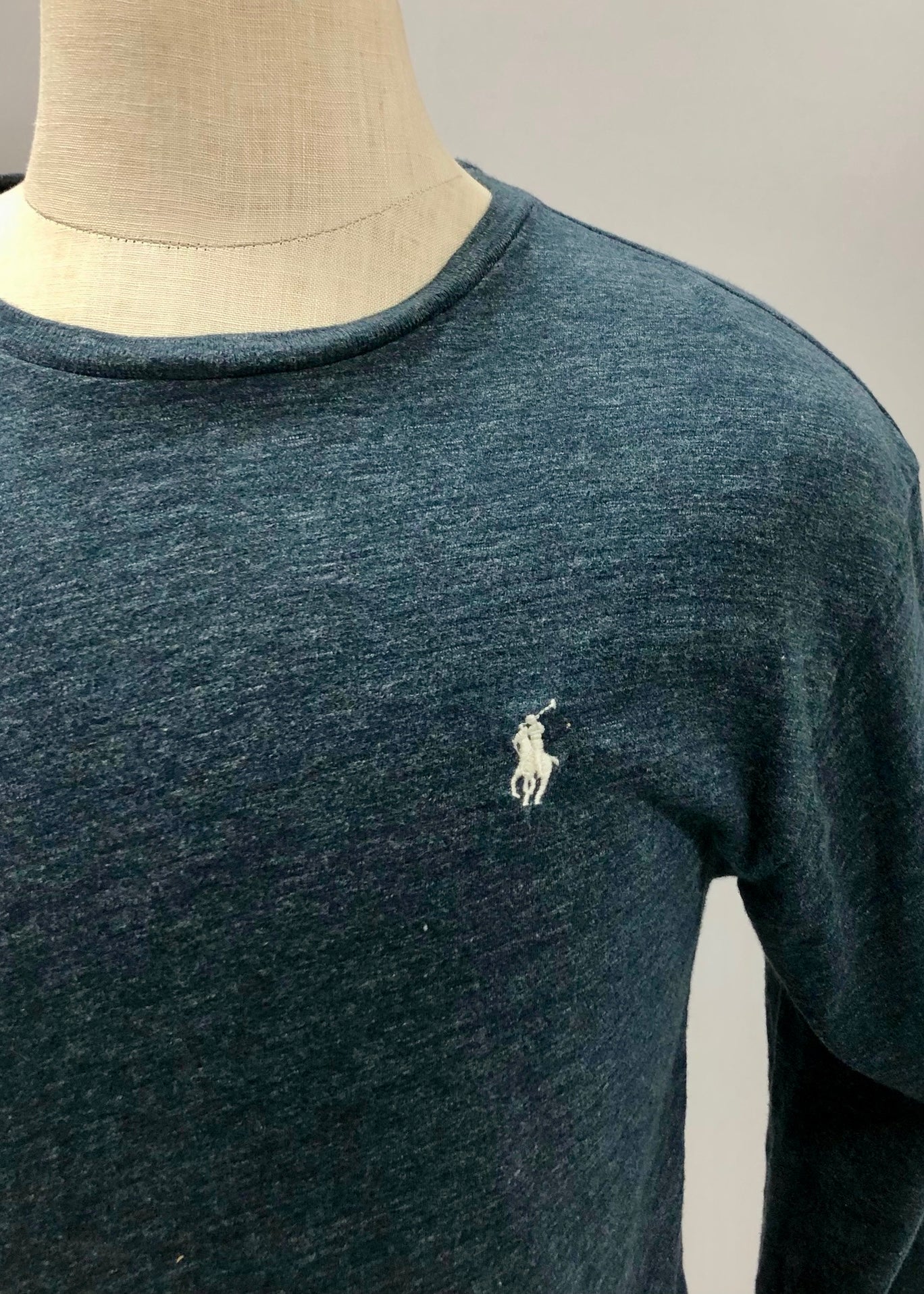 Camiseta cuello redondo Polo Ralph Lauren 🏇🏼 color azul navy manga larga Talla M Entalle Regular