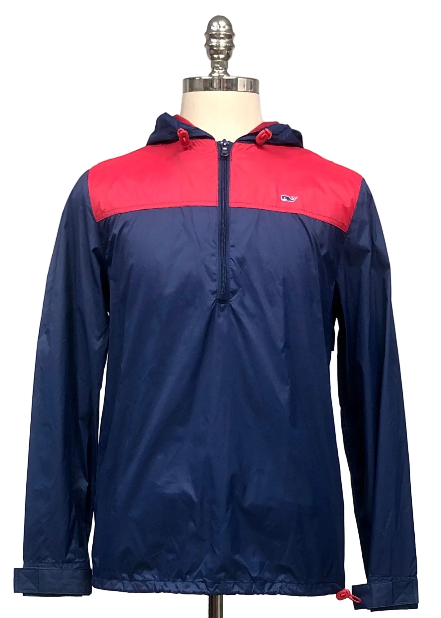 Jacket con capucha Vineyard Vines 🐳 color azul y rojo con zíper de 1/4 y logo tradicional Talla M