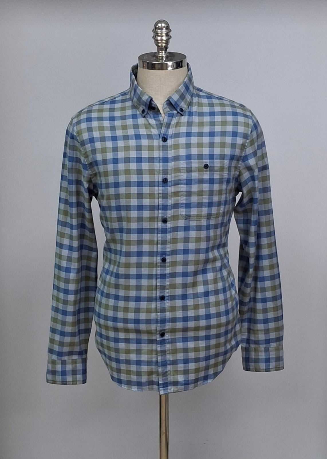 Camisa de botones Vineyard Vines 🐳 de cuadros en color azul, verde oscuro y gris Talla M Entalle Slim Fit