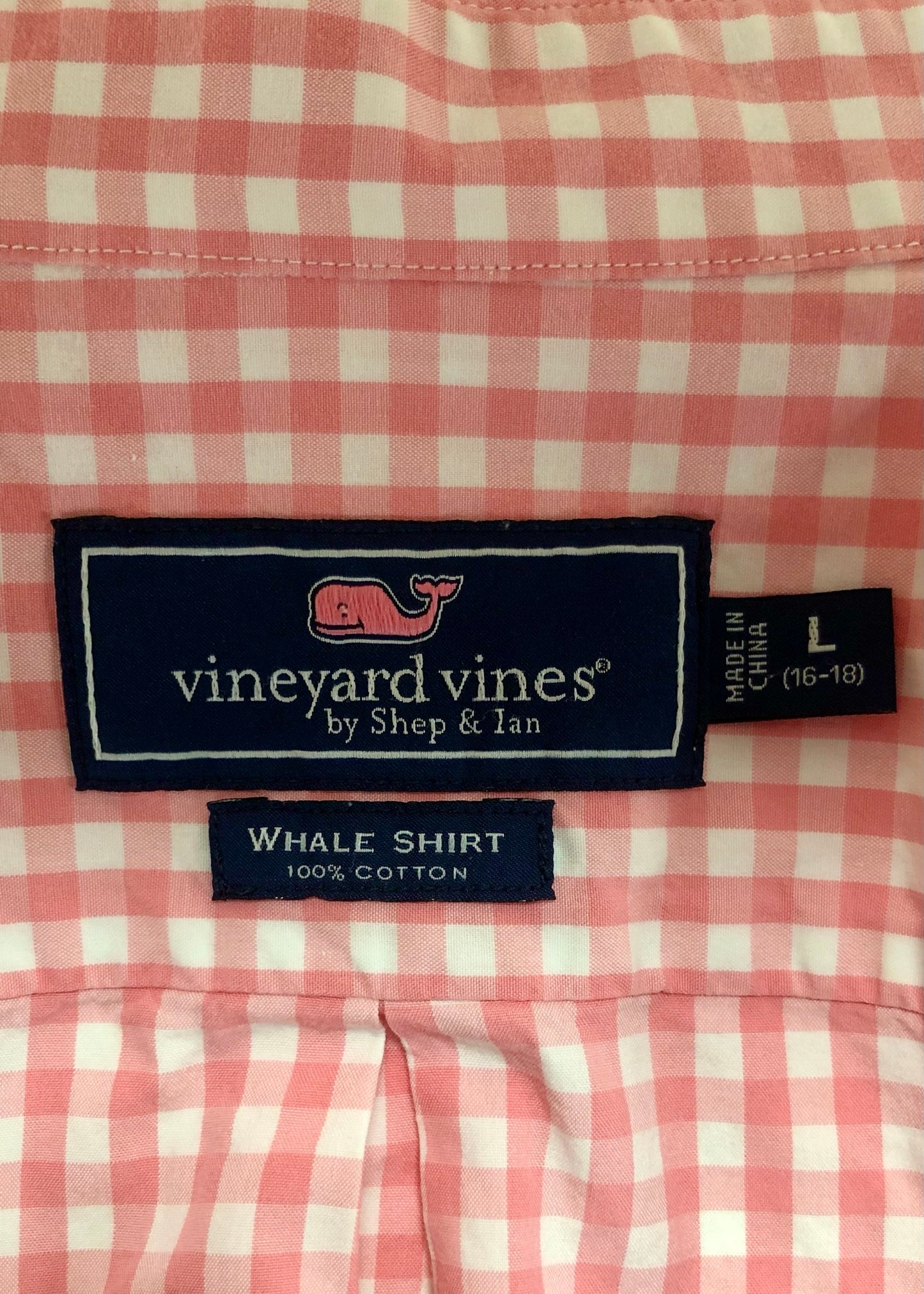 Camisa de niño Vineyard Vines 🐳 con patrón de cuadros en color rosado y blanco Talla L Entalle Regular
