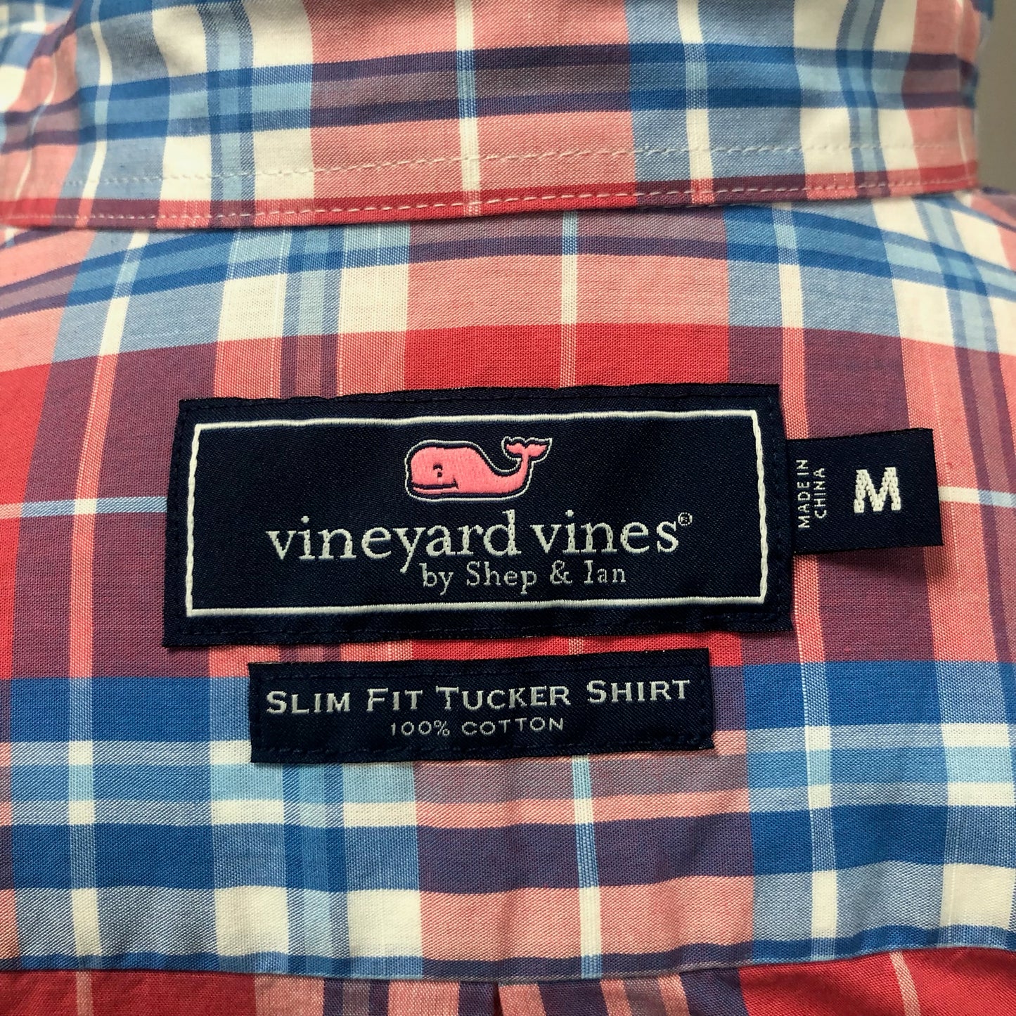 Camisa de botones Vineyard Vines 🐳 de cuadros en color rojo, azul y blanco Talla M Entalle Slim Fit