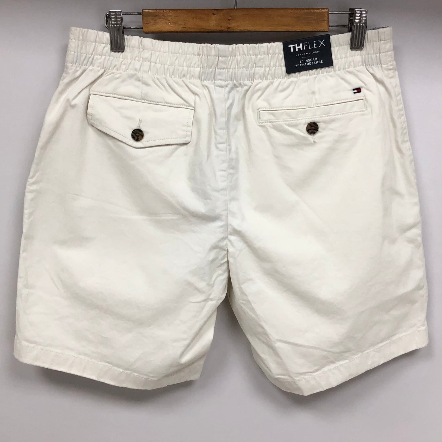 Short Casual Tommy Hilfiger 🇺🇸 color blanco talla M