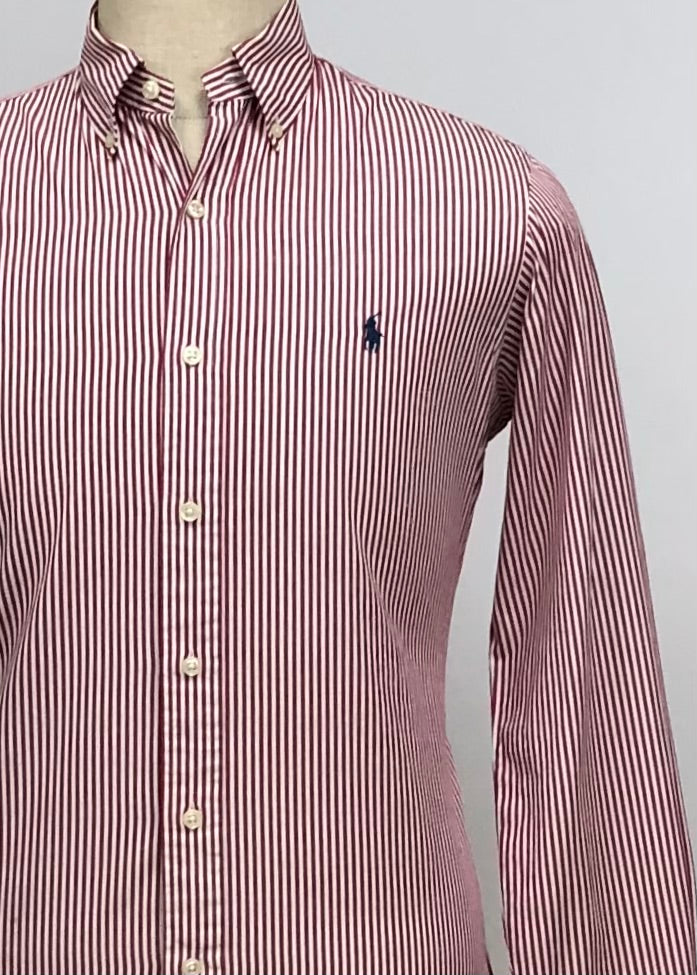 Camisa Polo Ralph Lauren 🏇🏼 con patron de rayas en color rojo oscuro y blanco Talla S Entalle Clásico