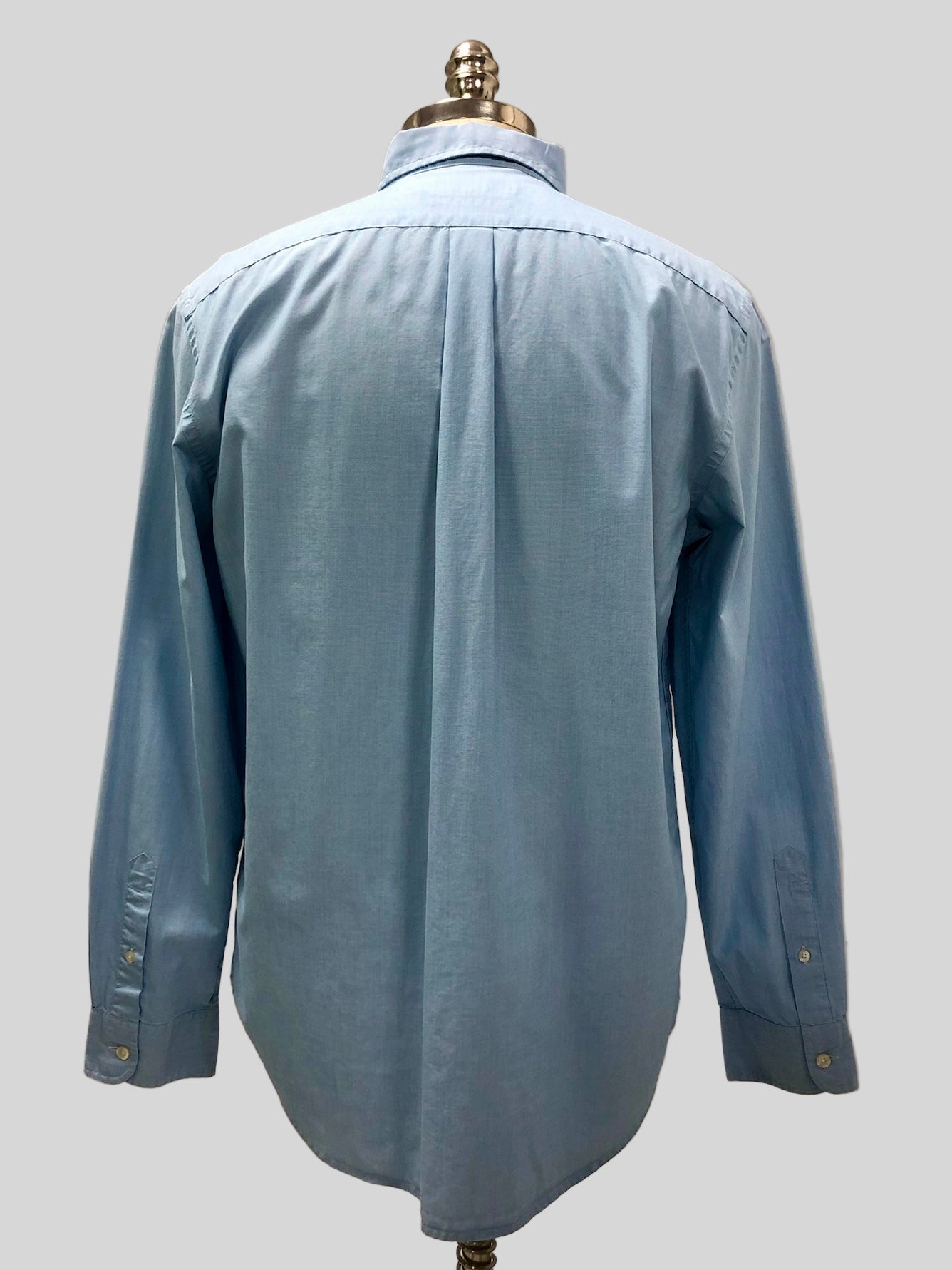 Camisa de botones Vineyard Vines 🐳 de cuadros finos en color celeste y blanco Talla M Entalle Clasico