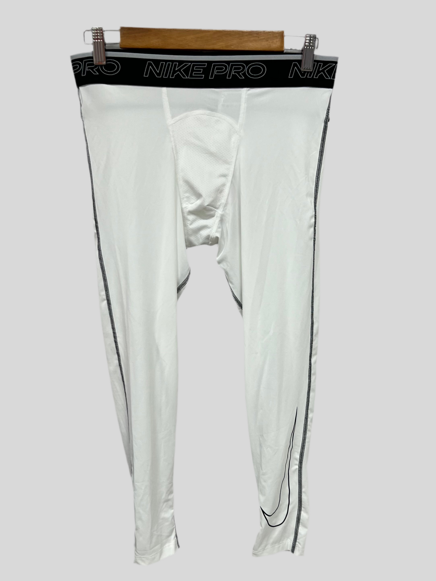 Mallas de entrenamiento Nike ✔️ Pro Dri-FIT para hombre en Color blanco y cintura en negro Talla L, XL y XXL